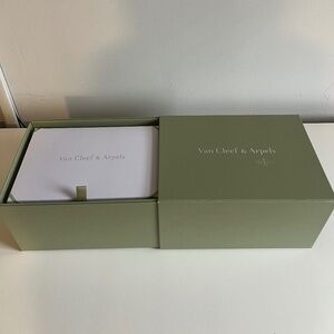 Van Cleef & Arpels complete gift box